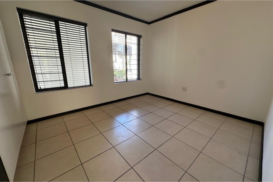 To Let 2 Bedroom Property for Rent in Bowtie Western Cape